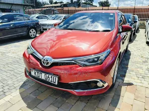 Toyota Auris 2017 Red