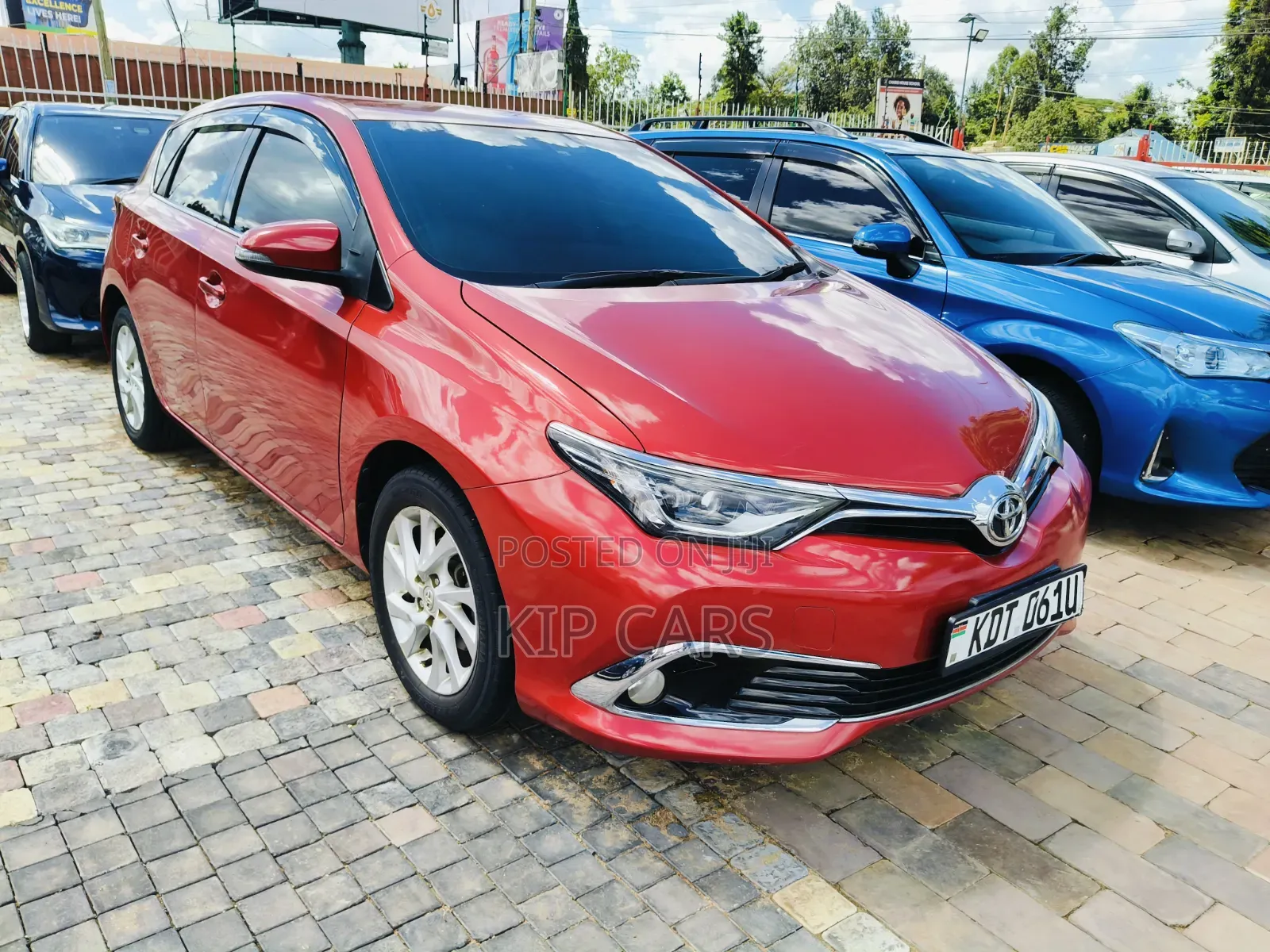 Toyota Auris 2017 Red