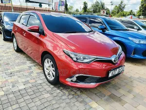 Toyota Auris 2017 Red