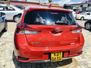 Toyota Auris 2017 Red