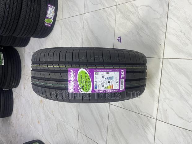 245/45r18 Tourdor