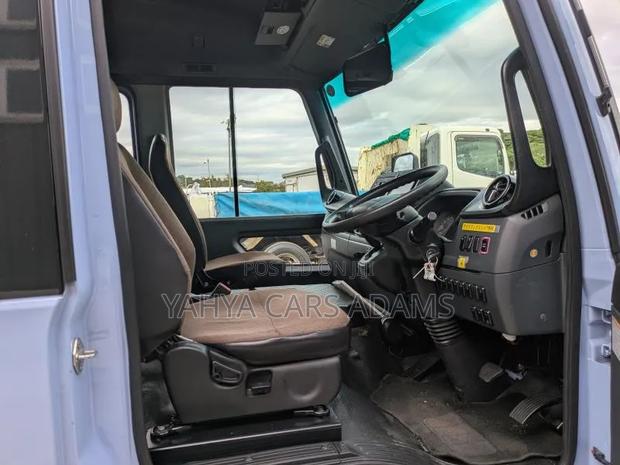 Mitsubishi Fuso Rosa 2020 Blue - thumbnail 6