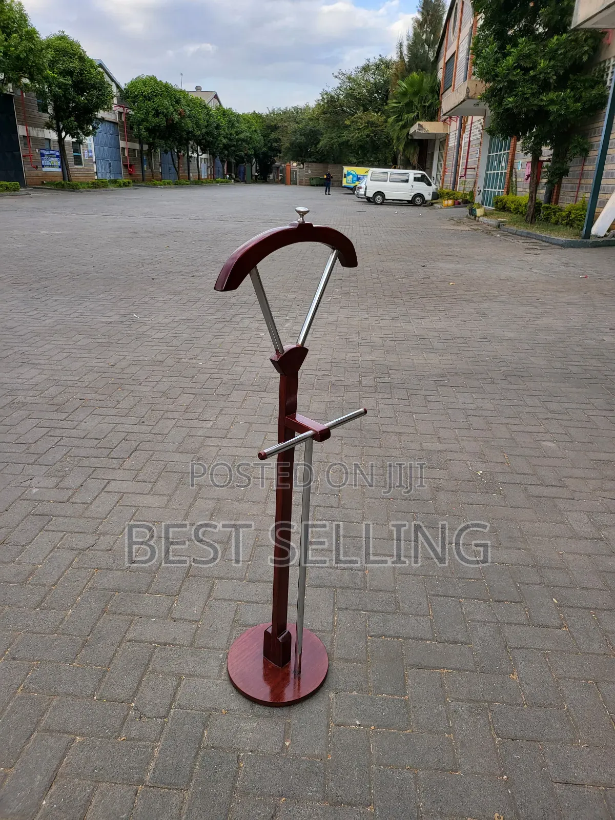 Premium Court Hanger