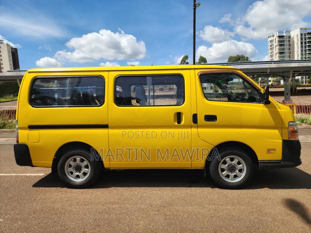 Nissan Caravan (Urvan) 2011 Yellow - thumbnail 7