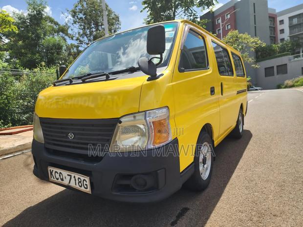 Nissan Caravan (Urvan) 2011 Yellow