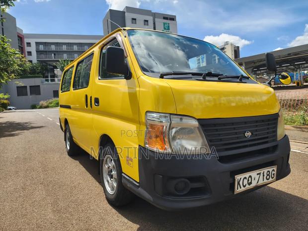Nissan Caravan (Urvan) 2011 Yellow - thumbnail 3