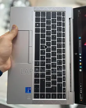Laptop HP EliteBook 840 G8 8GB Intel Core i7 SSD 256GB