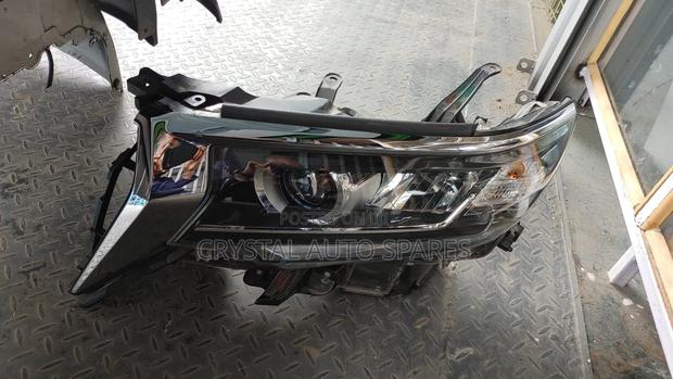 Landcruiser Prado 2018 Headlight - main view