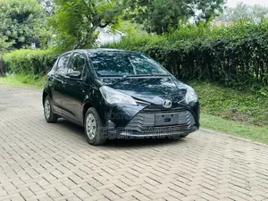 Toyota Vitz 1.0 FWD 5dr 2018 Black