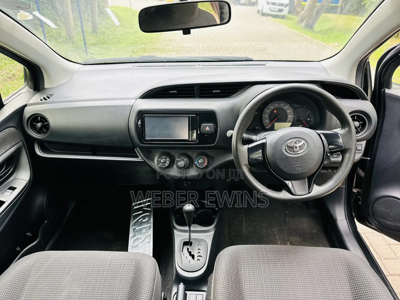 Toyota Vitz 1.0 FWD 5dr 2018 Black
