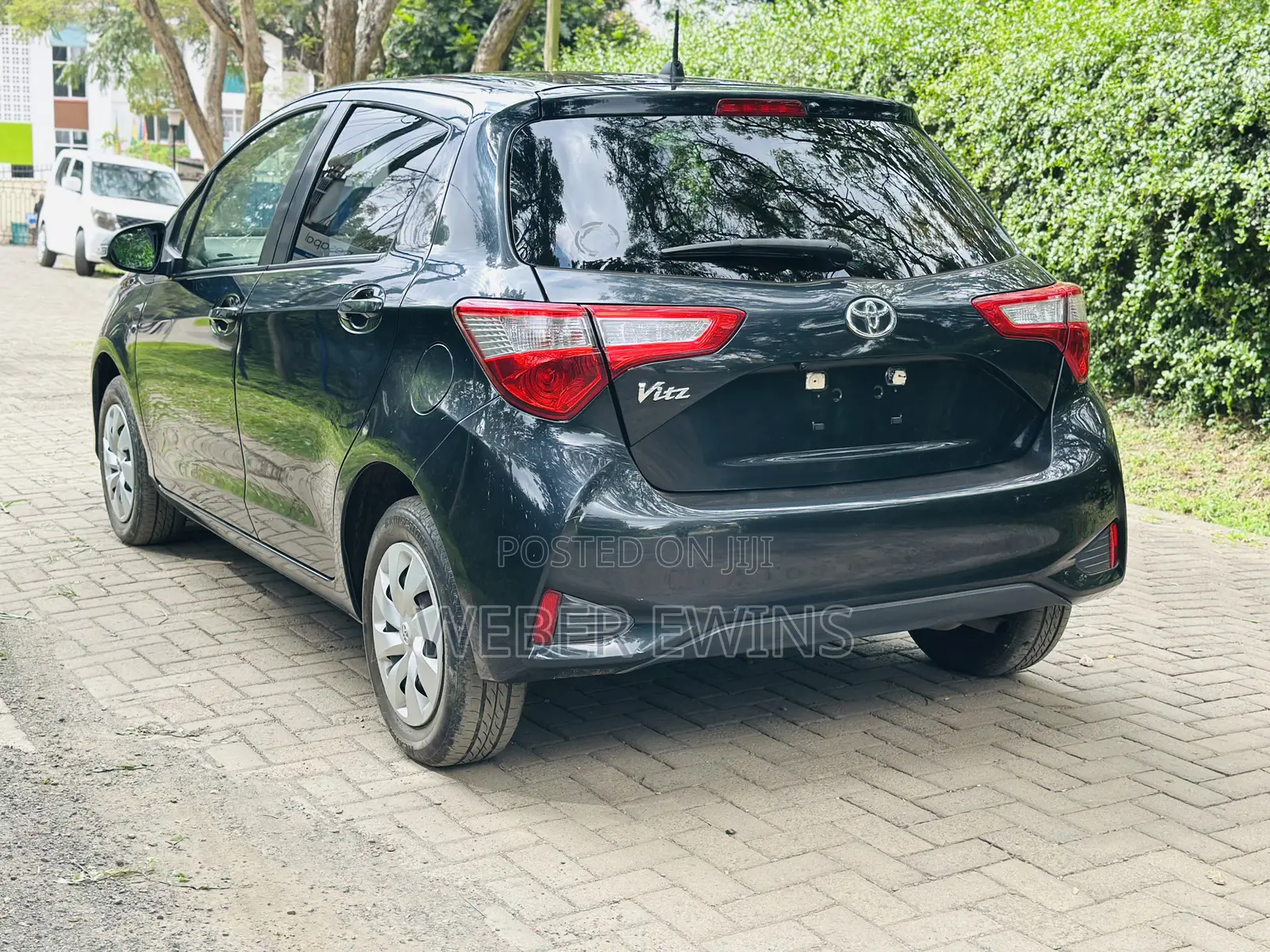 Toyota Vitz 1.0 FWD 5dr 2018 Black