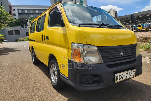 Nissan Caravan (Urvan) 2011 Yellow - thumbnail 3