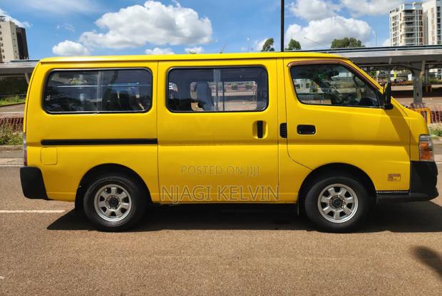 Nissan Caravan (Urvan) 2011 Yellow - thumbnail 6