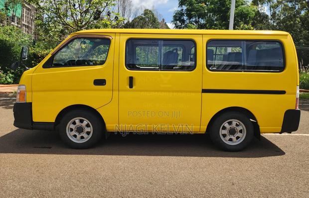 Nissan Caravan (Urvan) 2011 Yellow - thumbnail 8