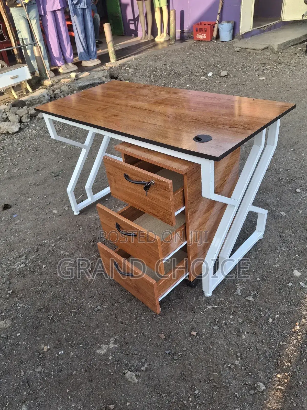 Metallic Working Table and Storing Drawer