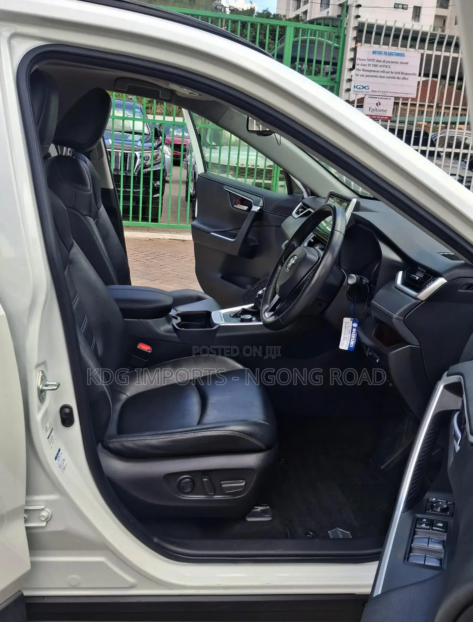 Toyota RAV4 2019 Pearl