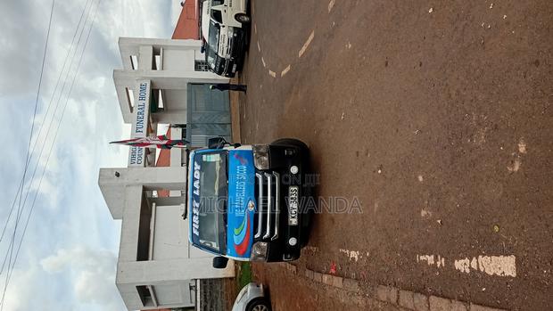 Toyota HiAce 2014 White