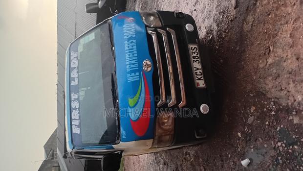 Toyota HiAce 2014 White - thumbnail 3