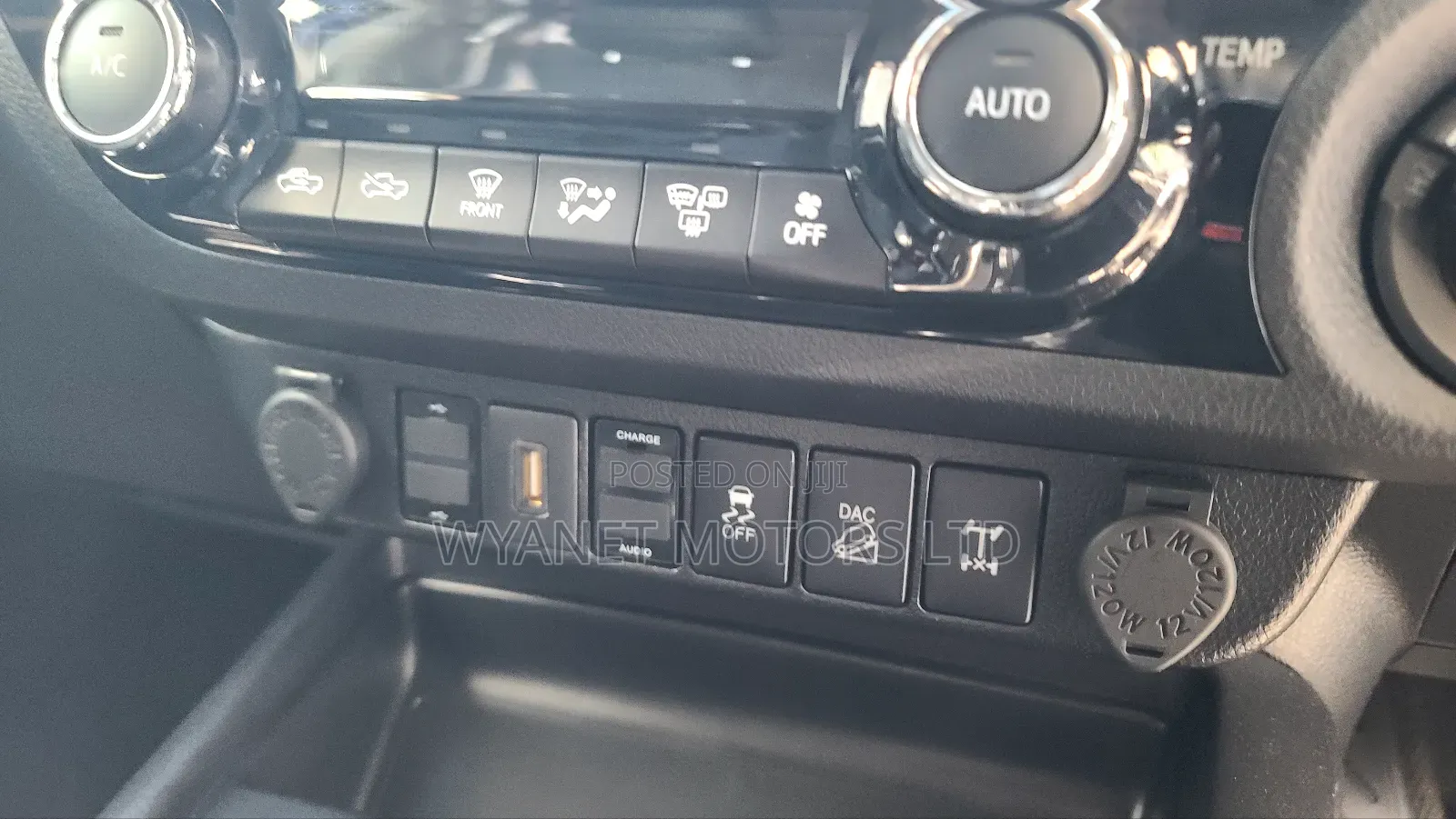 Toyota Hilux Revo Double Cab Deisel 2.4 AWD 2019 Blue