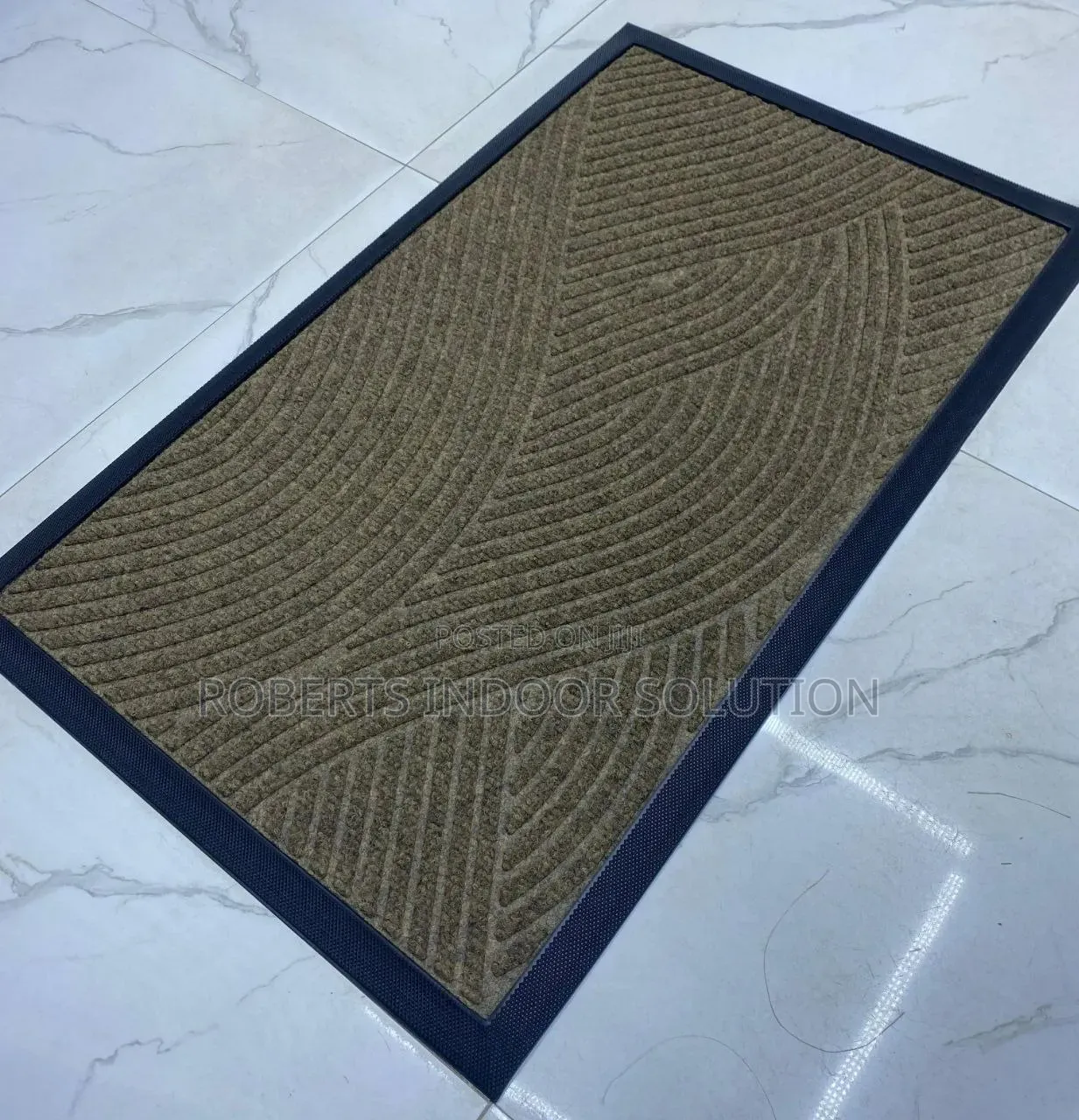 Durable Dirt-Trapping Surface Mat