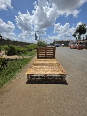 4by6 Pallet Bed- Strong Sturdy Rustic Bed Design. 04