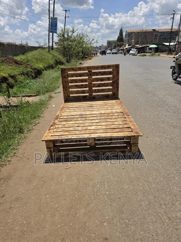 4×6 Pallet Bed - Strong Stable Natural Wood Design Bed.06