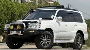 Toyota Land Cruiser 2001 White