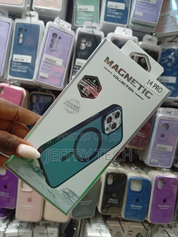 Magnetic Protective Case Designed for the iPhone 14 Pro. - thumbnail 2