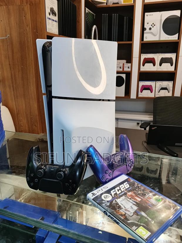 Ex Uk Ps5 Slim With 2 Controllers Fc26