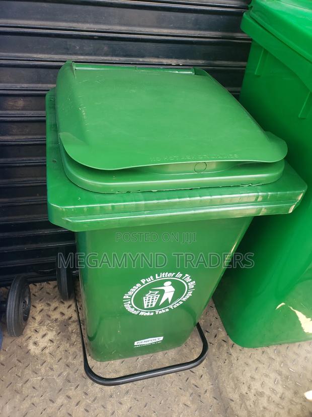100 LTR Heavy Gauge Trash Bin / Pedal Waste Bin With Wheel - thumbnail 2