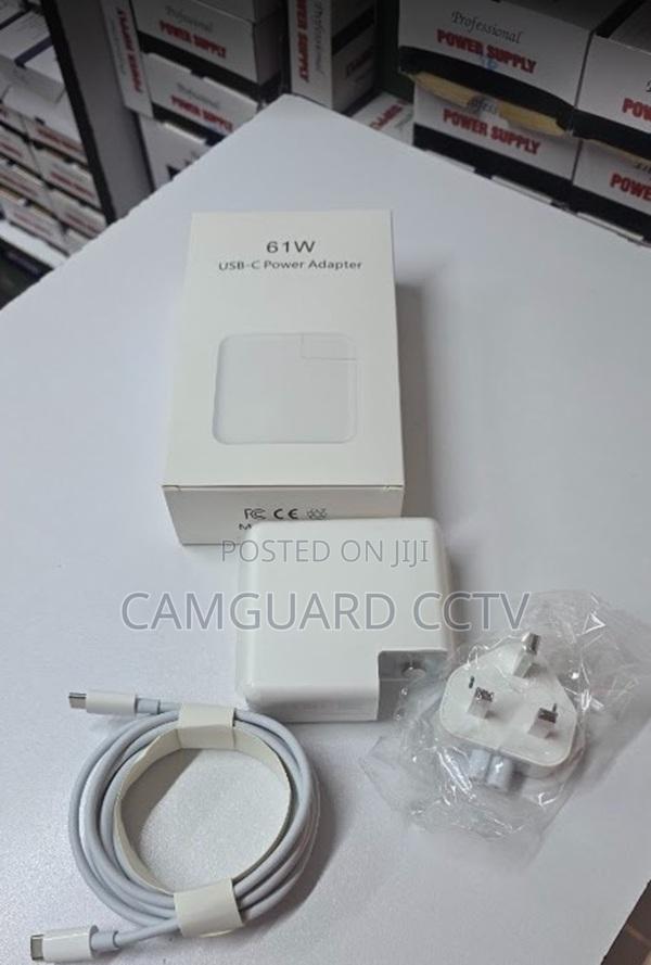 61w Complete Macbook Power Adapter - main view