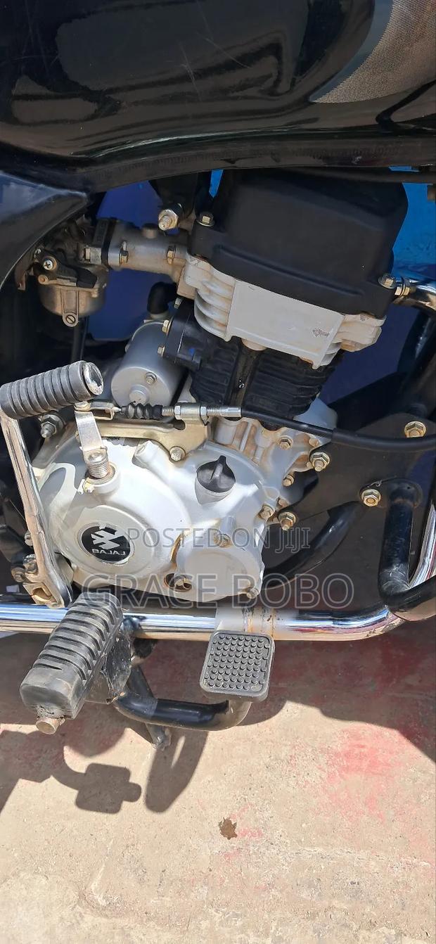 Bajaj Boxer 100 2025 Black - thumbnail 2