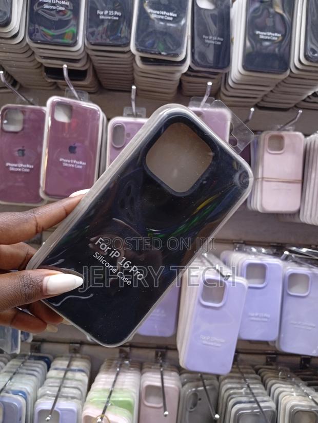 Black Silicone Protective Case Compatible With the iPhone 16 Pro. - thumbnail 2