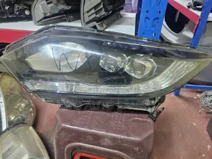 Honda Vezel Headlight