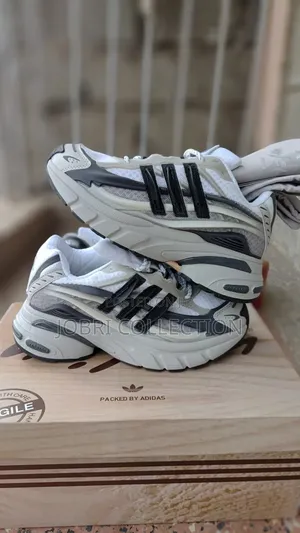 Pharrell Williams X Virginia Adidas Adistar Jellyfish Sneakers
