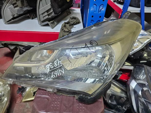 Vitz 52-271 Headlight
