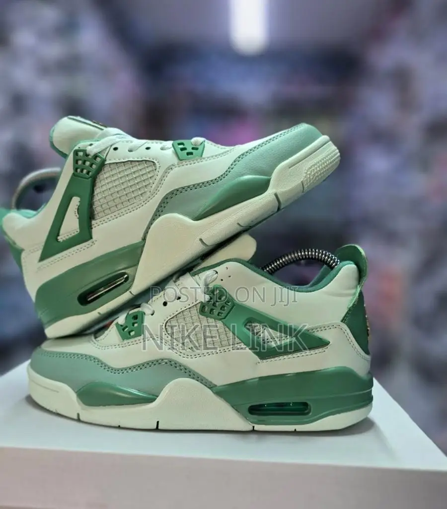 Jordan 4 Sneakers