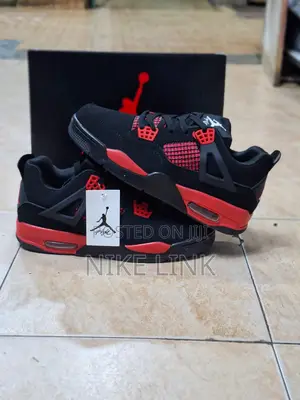 Jordan 4 Sneakers