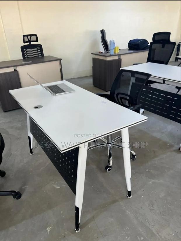 4stand Office Furnitures Desk