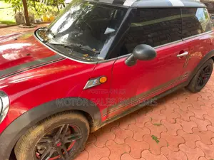 Mini Cooper 2013 Red