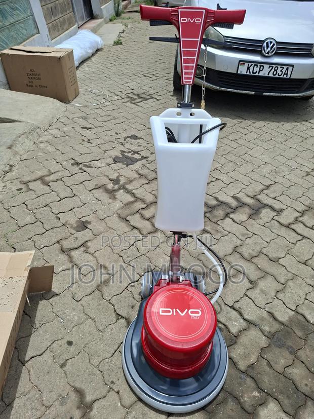 Floor Scrubbing Machine -Divo - thumbnail 3