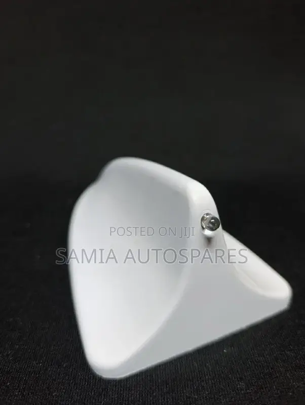 Deco Aerial Shark A-881 White