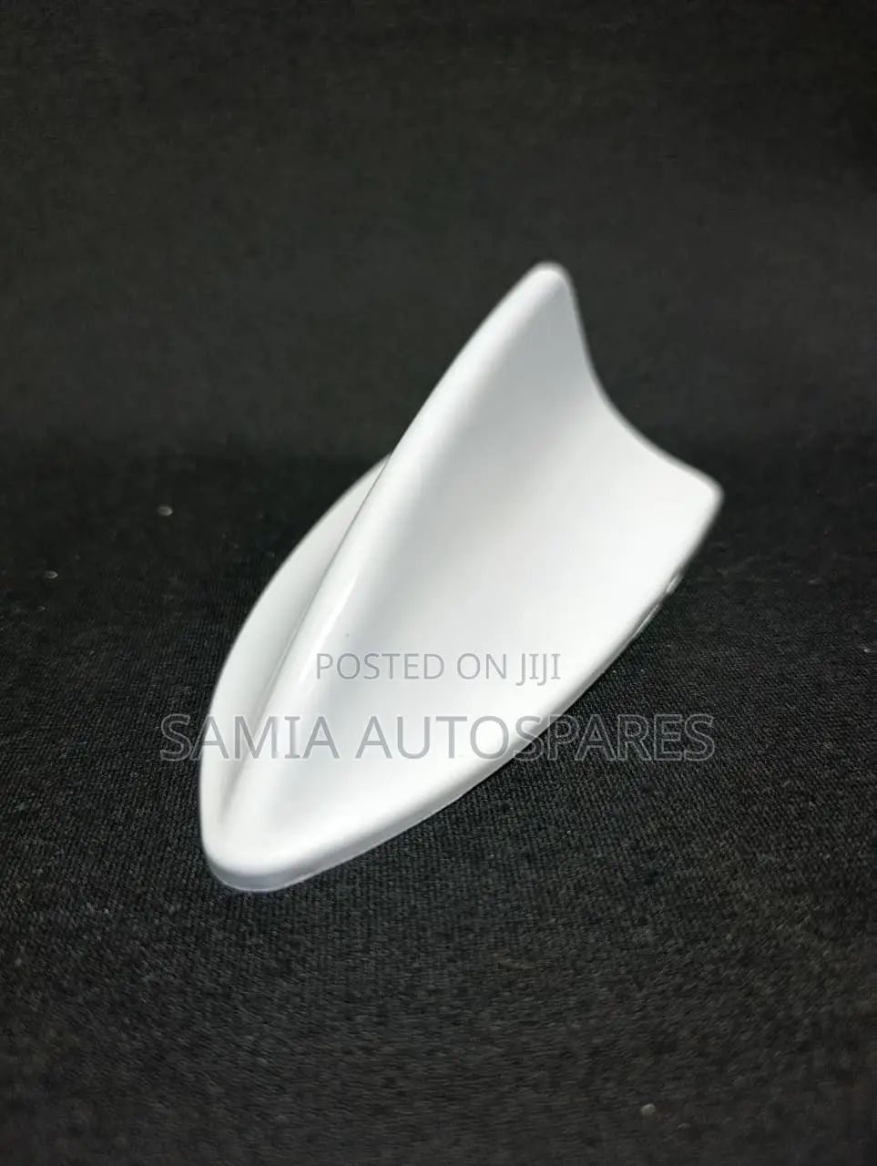 Deco Aerial Shark A-881 White