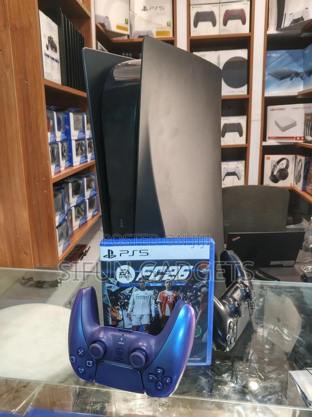 Clean Ps5 Standard Used With 2 Controllers and Fc26 Game - thumbnail 2