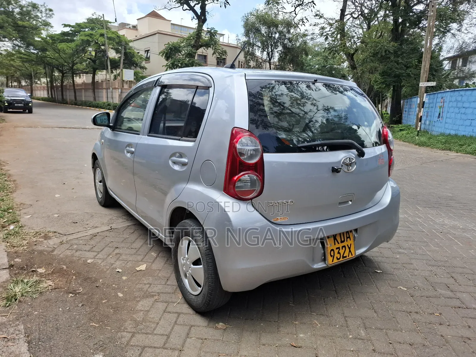 Toyota Passo 1.0 FWD 2013 Silver