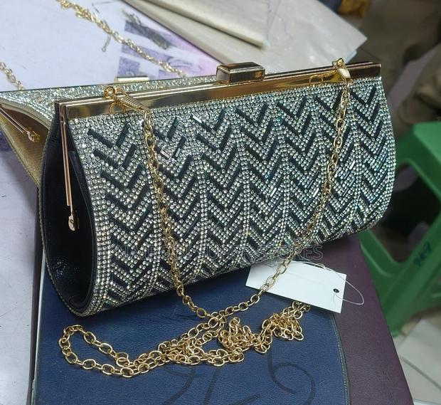 Luxury Rhinestone Chevron Clutch With Metal Frame Chain Strap