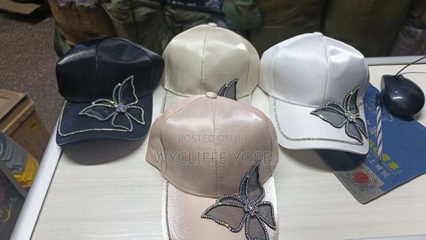 Beauty and Caps - thumbnail 4