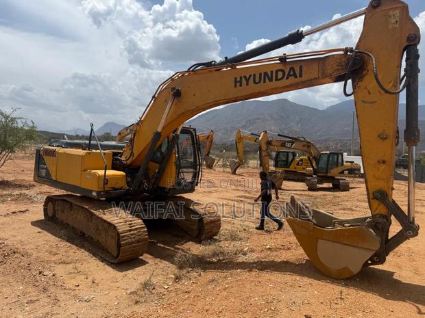 Excavators Available or Hire 30tons
