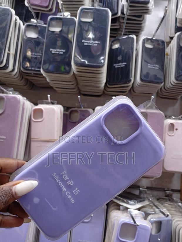 Lilac Silicone Case for the Apple iPhone 15. - thumbnail 2