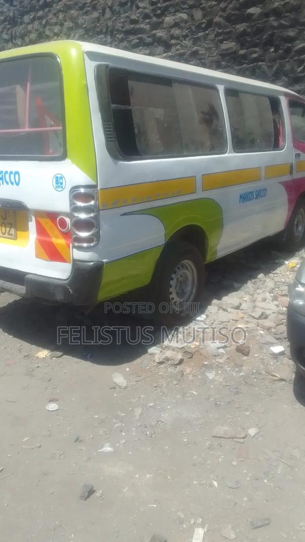 Toyota HiAce 2001 White